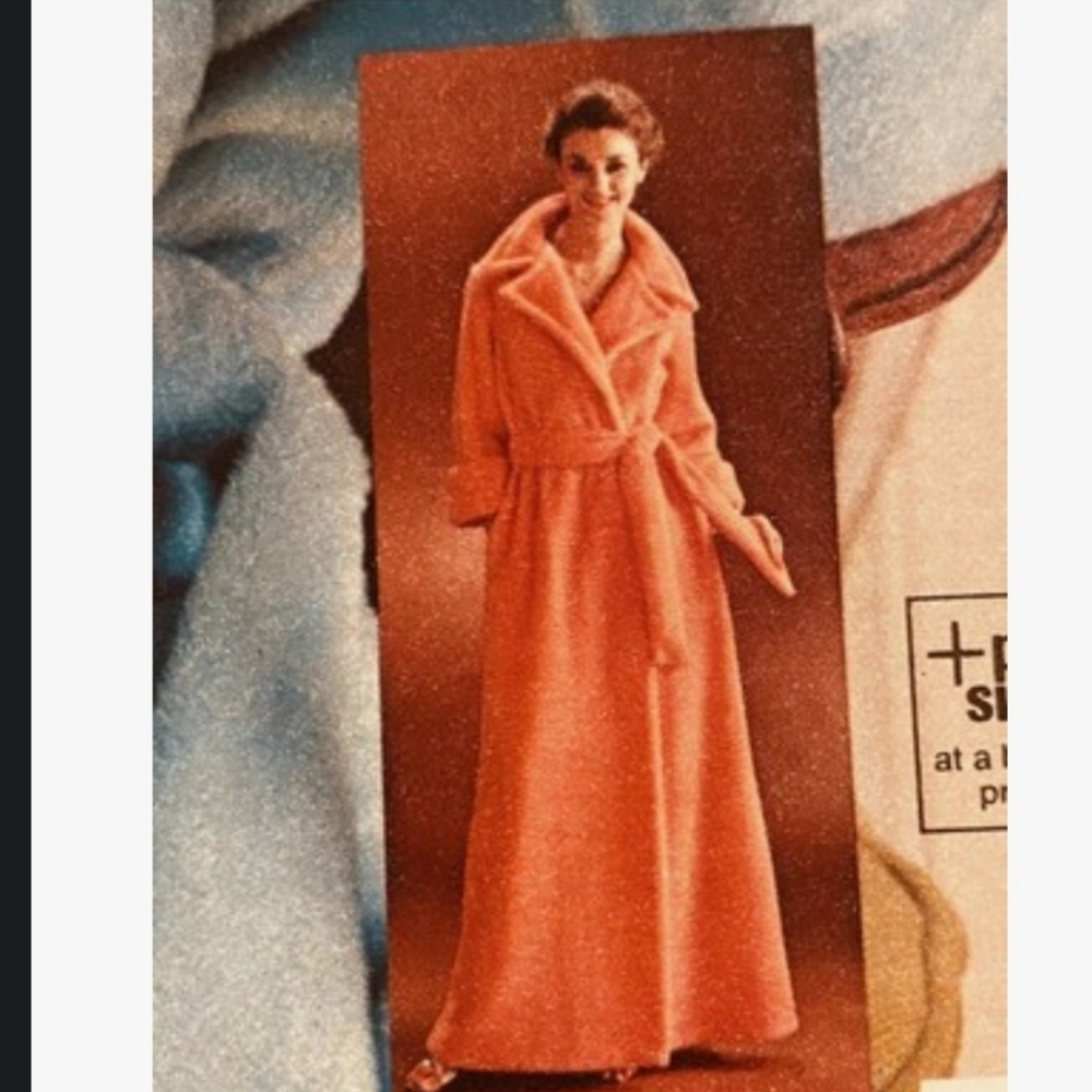 Women's Elegant Coral Robe